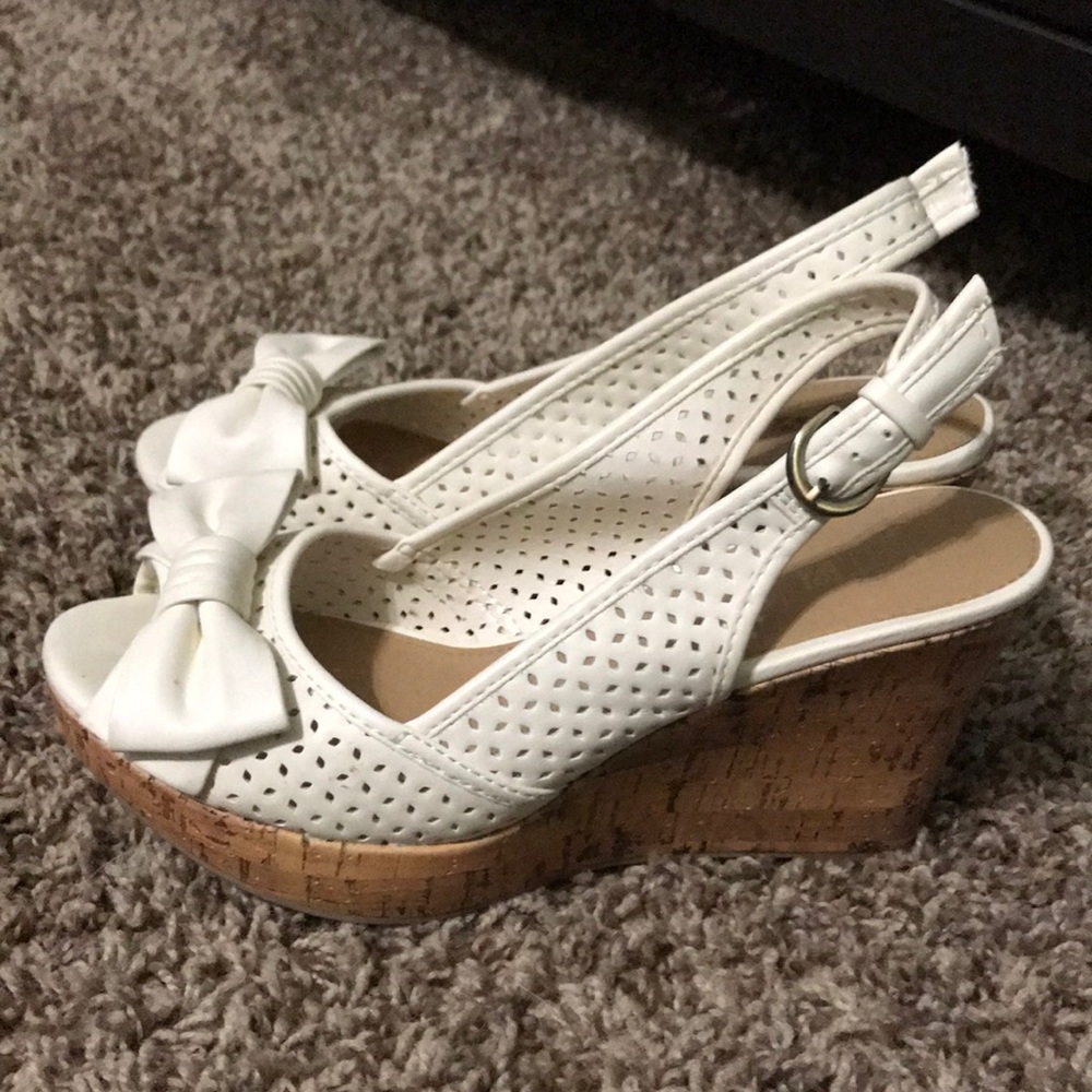 White wedges